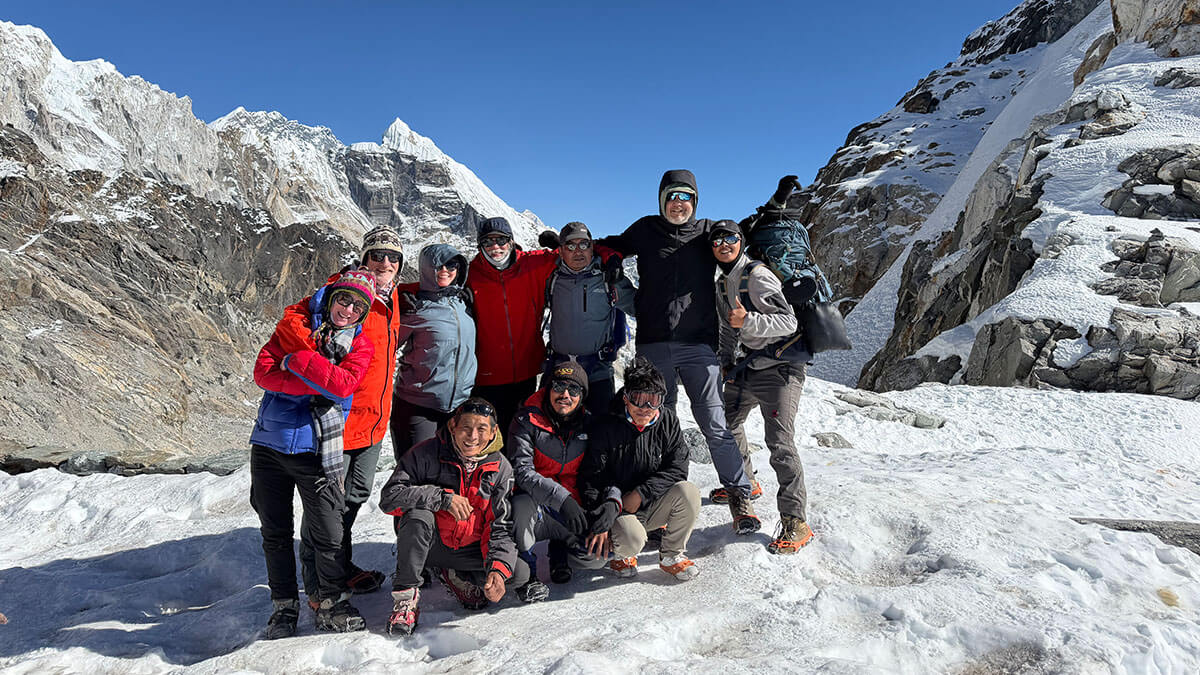 Chola pass in Everest
